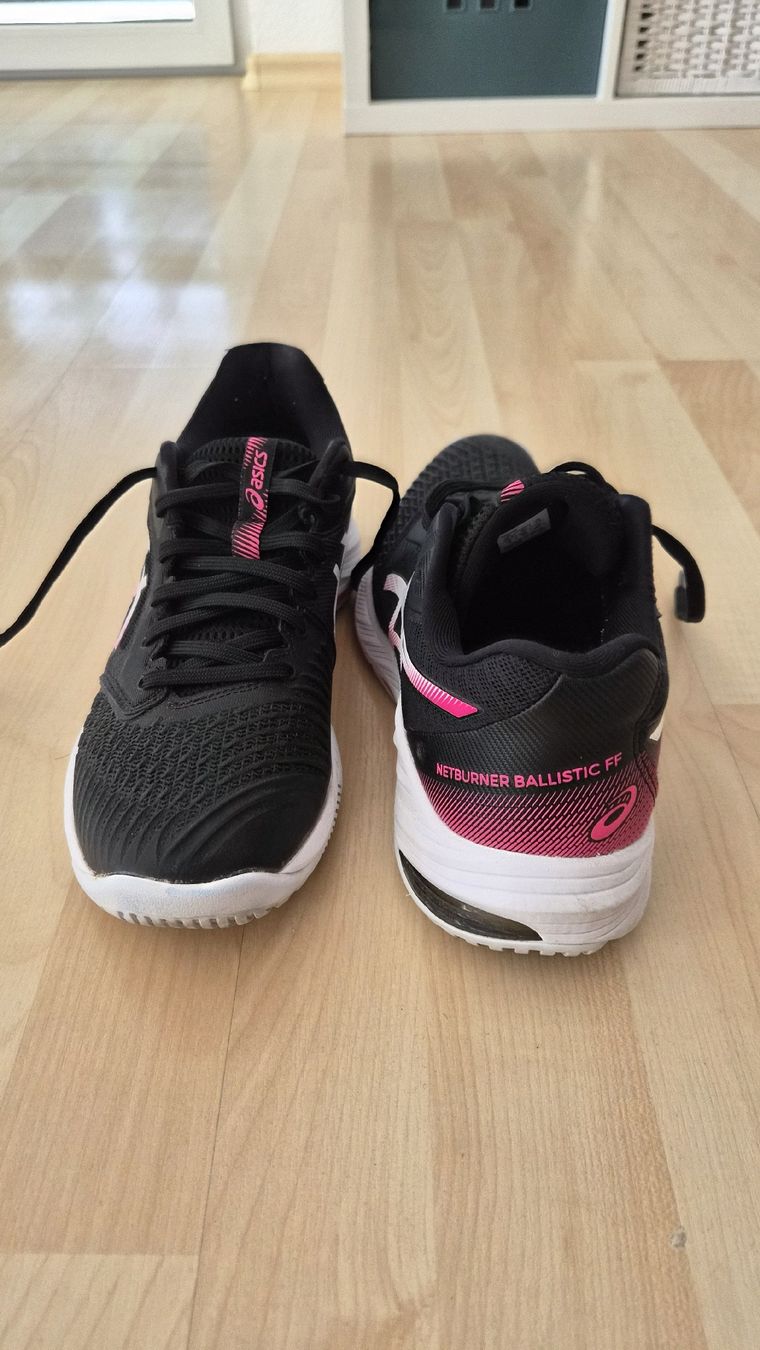 Asics Scarpe da uomo: ASICS Netburner Ballistic FF Hallenschuhe – Usato da Hüntwangen venduto da piggy13 1