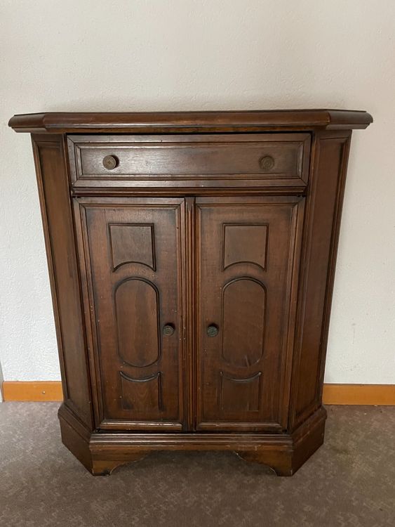 Vintage Kommode aus Holz (Gebraucht) in Basel für CHF 20 – nur Abholung ...
