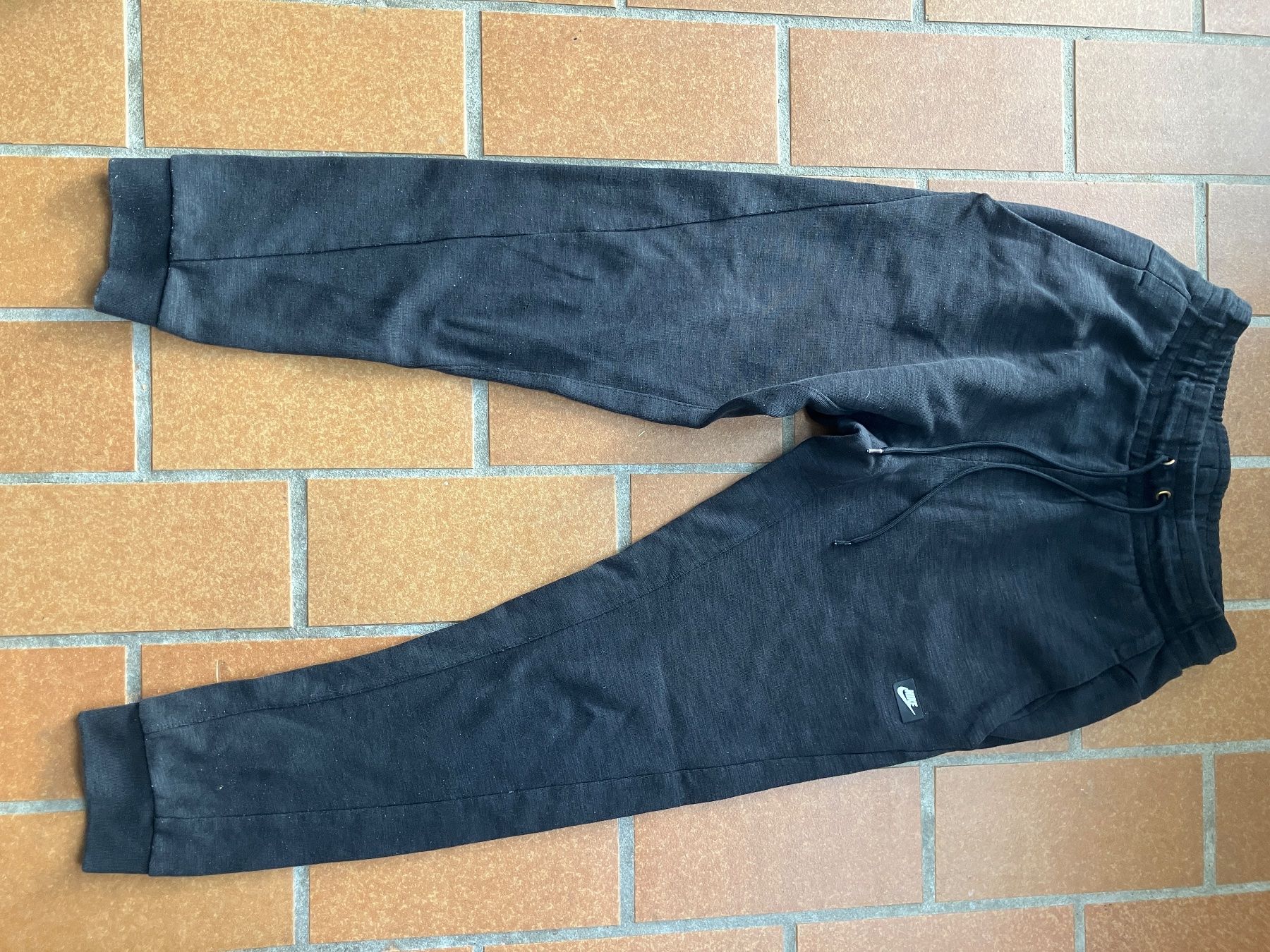 Nike Pantaloni: Nike Jogginghose S – Usato da Riehen venduto da fab_9wfs