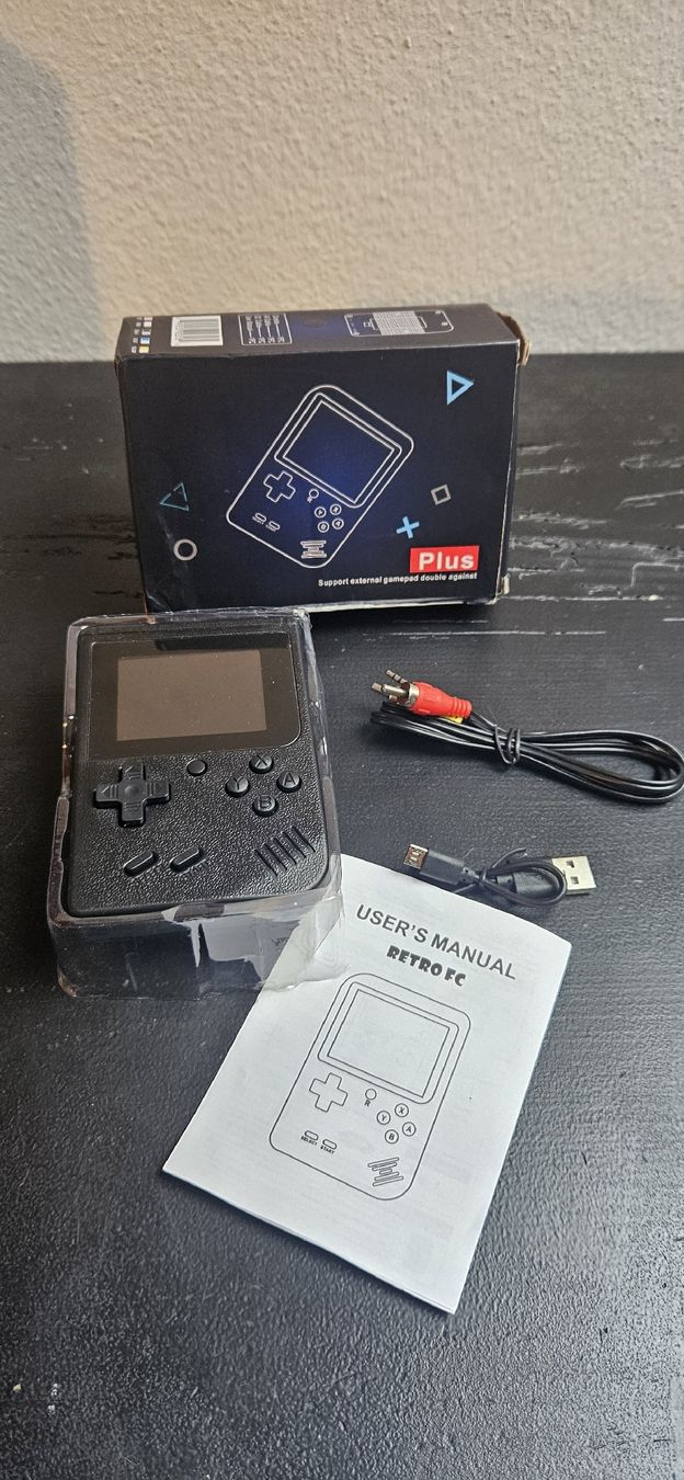 Console: Handheld Retro Spielekonsole 400 Spiele – Nuovo (secondo la descrizione) da Belp venduto da Ginus85