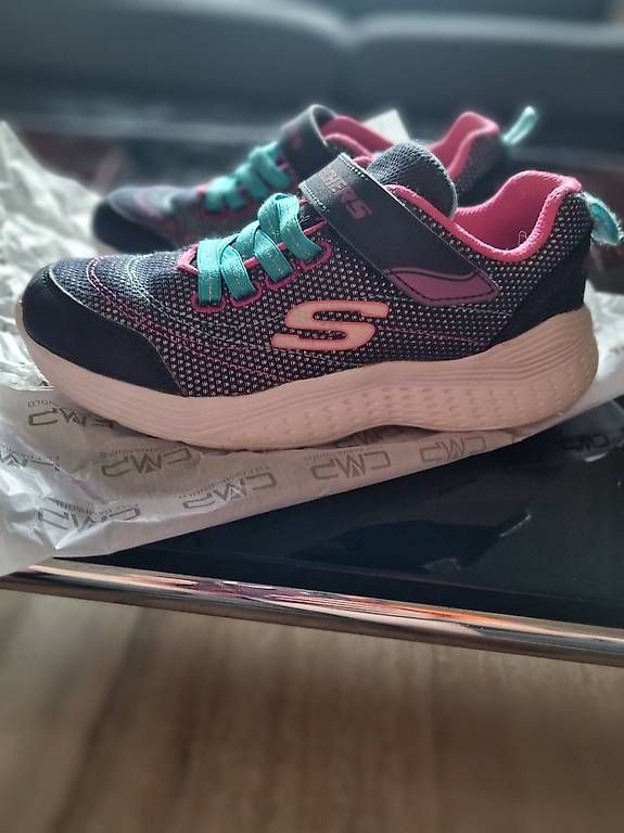 Schuhe für Mädchen: Skechers Snap Sprints grösse 33 – Gebraucht aus Nänikon von einhorn111 1