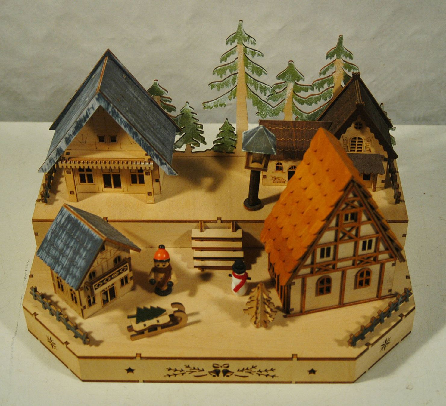 Tutte le decorazioni: Holz Miniatur Winterdorf mit Beleuchtung – Nuovo (secondo la descrizione) da Herisau venduto da Wisen