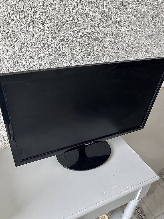 Samsung Monitor: Écran pc 1920x1080 Samsung  22 pouces – Usato da Sierre venduto da fab_8wpy