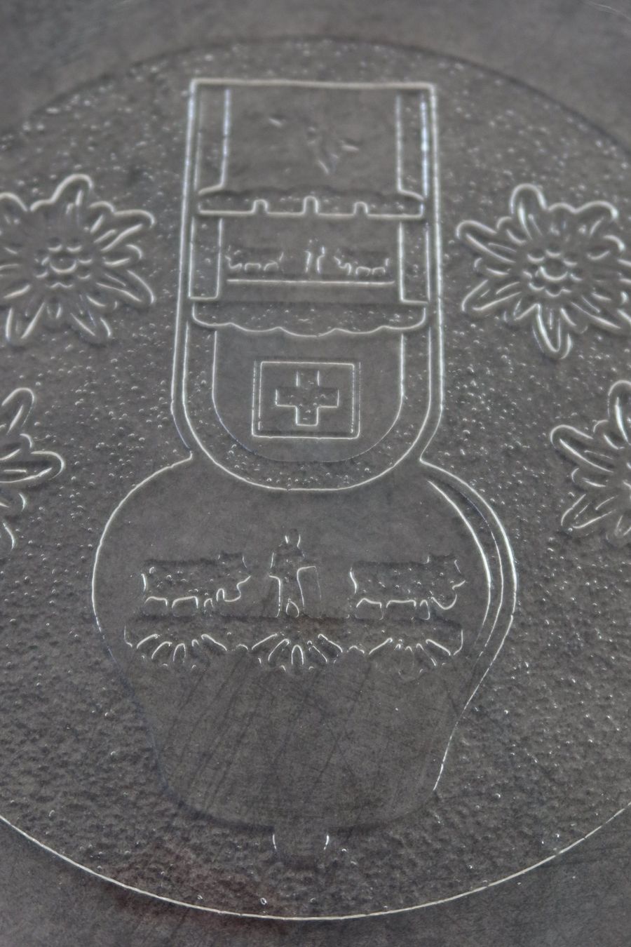 Glasi Hergiswil Piatti: Glasi Hergiswil, Teller TRYCHLE, Durchmesser 28cm - NEU – Nuovo e nell'imballaggio originale da Zürich venduto da Piki7 2
