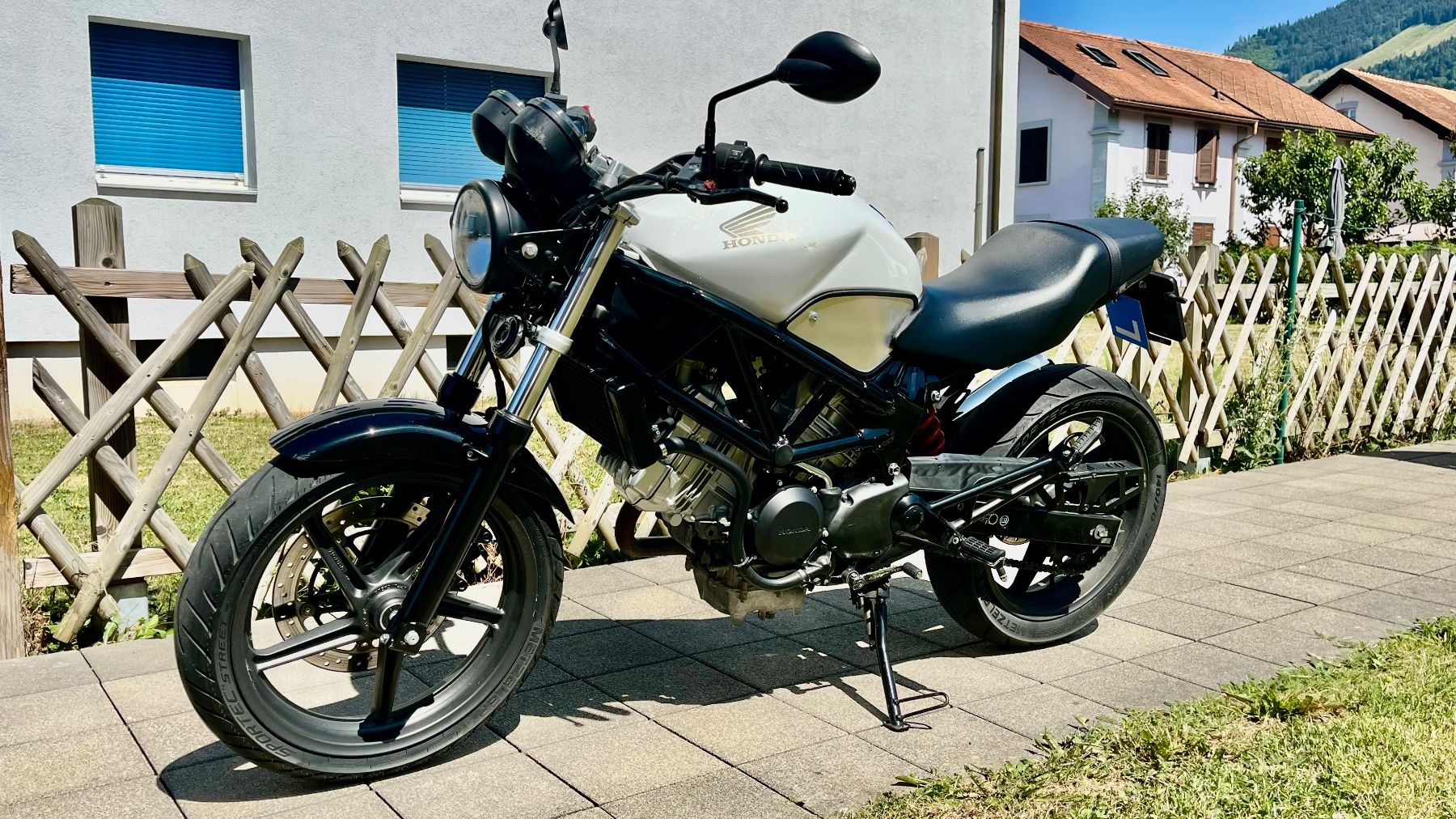 Honda Route: Honda vtr 250cm3 – D'occasion à Broc par dyl_pws2 3