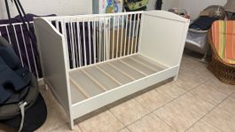 IKEA Kinderbett weiss mit Lattenrost guter Zustand