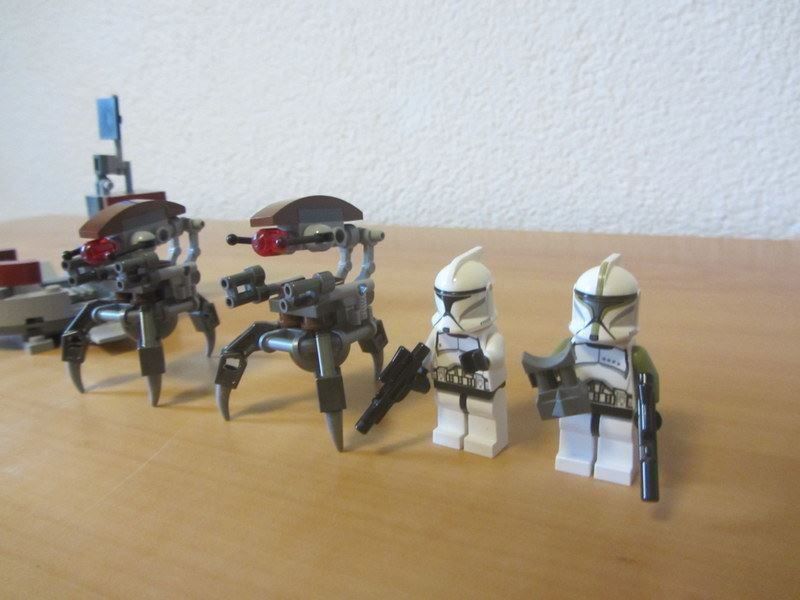 Lego Kit di costruzioni: LEGO Star Wars  75000 " Clone Trooper vs.  Droidekas " – Usato da Kreuzlingen venduto da Han-Solo-68 3