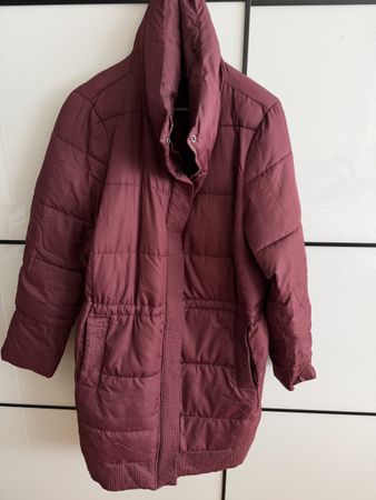 Damen Steppjacke in Weinrot mit Reissverschluss lang