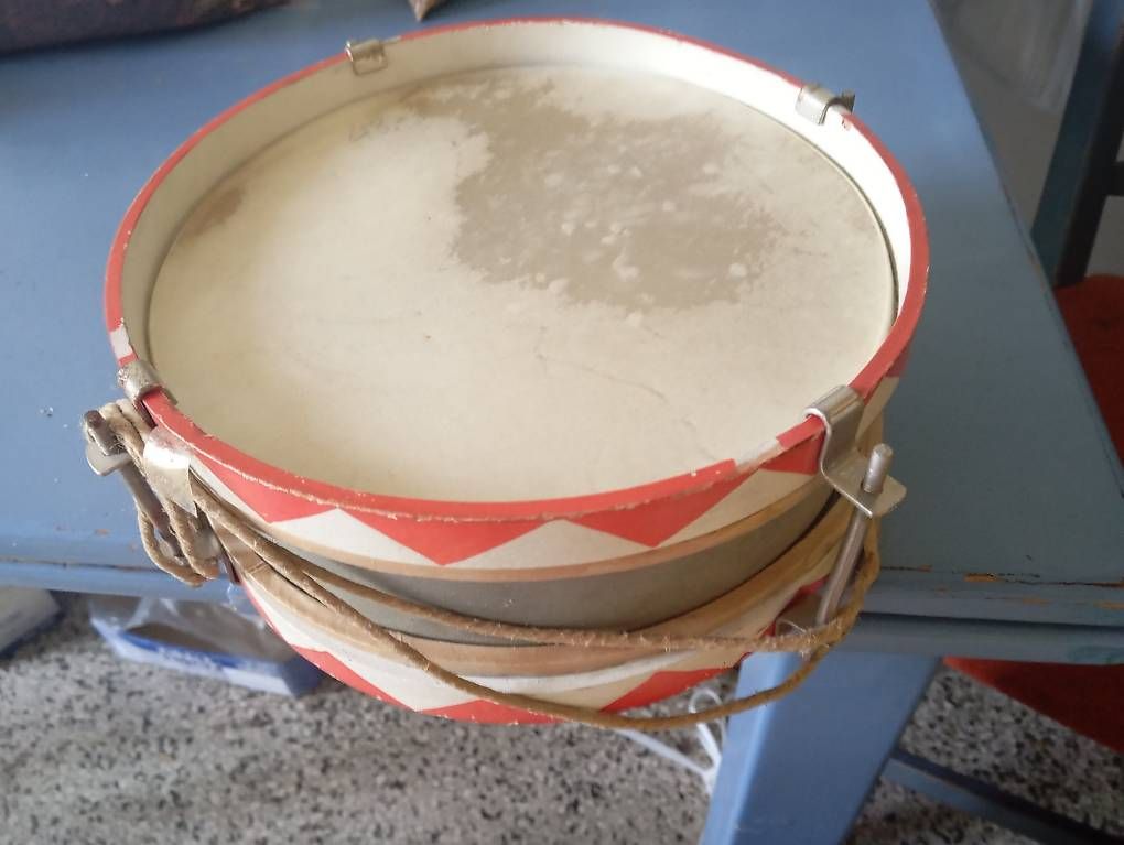 Instruments de musique: Antike Kindertrommel – D'occasion à Basel par Petergunn 3