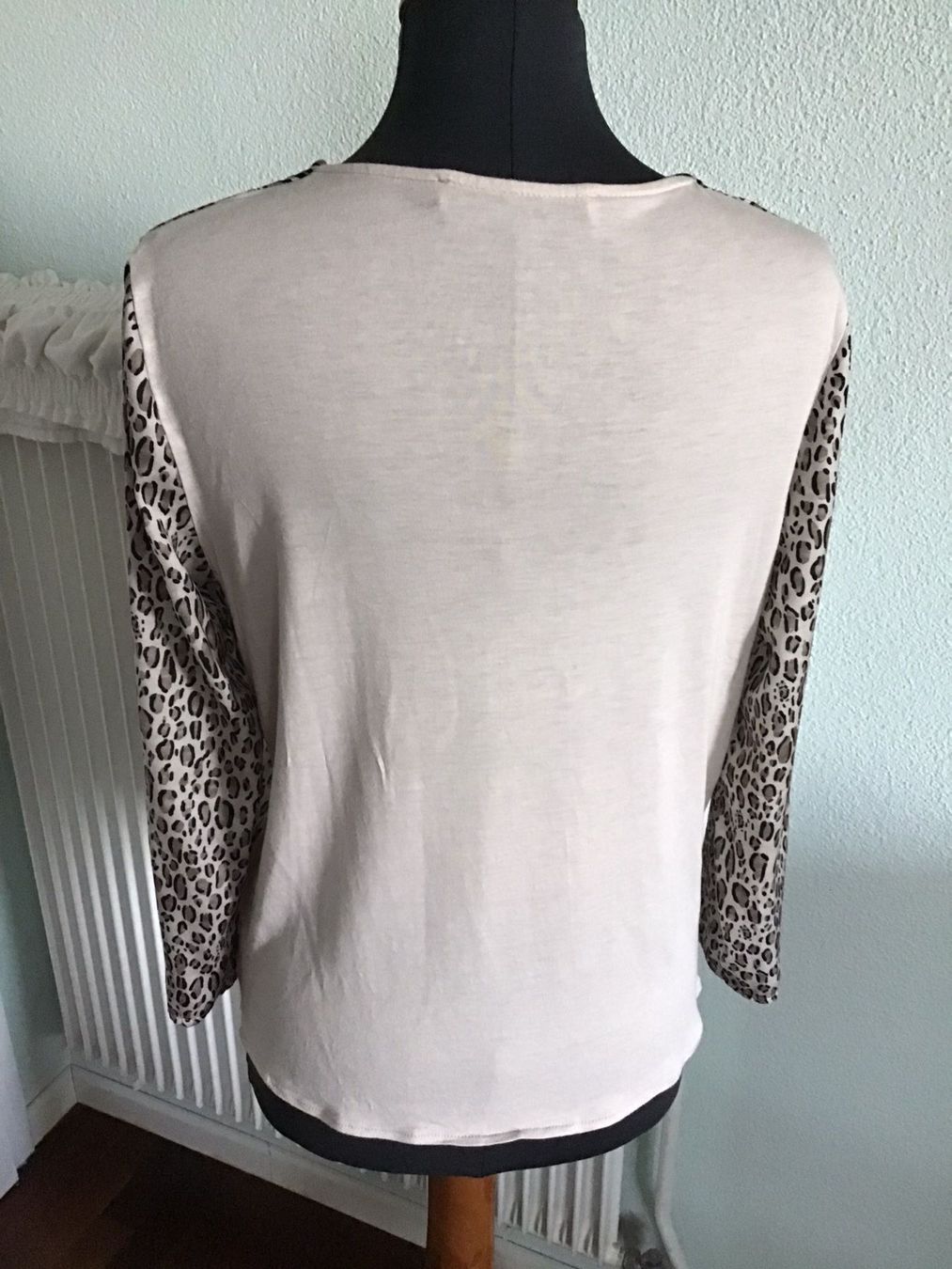 Mango Chemisiers: MANGO Leomuster leichtes Shirt Viskose S/M – D'occasion à Besazio par lionheart63 3