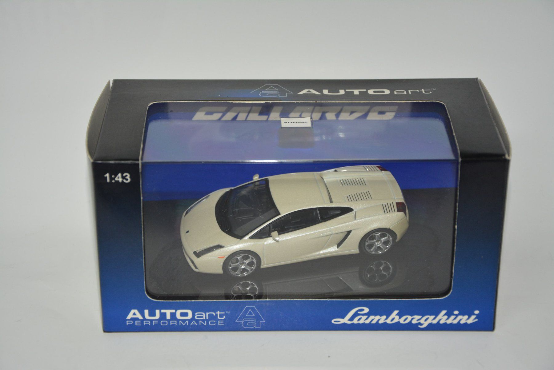 Lamborghini Modellini d'auto: Lamborghini Gallardo , Balloon White , AUTOart , 1:43 – Nuovo e nell'imballaggio originale da Goldach venduto da Feivel9