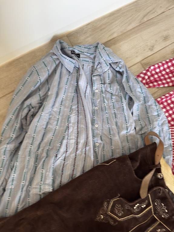 Lotti di vestiti: Lederhose & Hemd Oktoberfest – Usato da Mellingen venduto da LKI 3