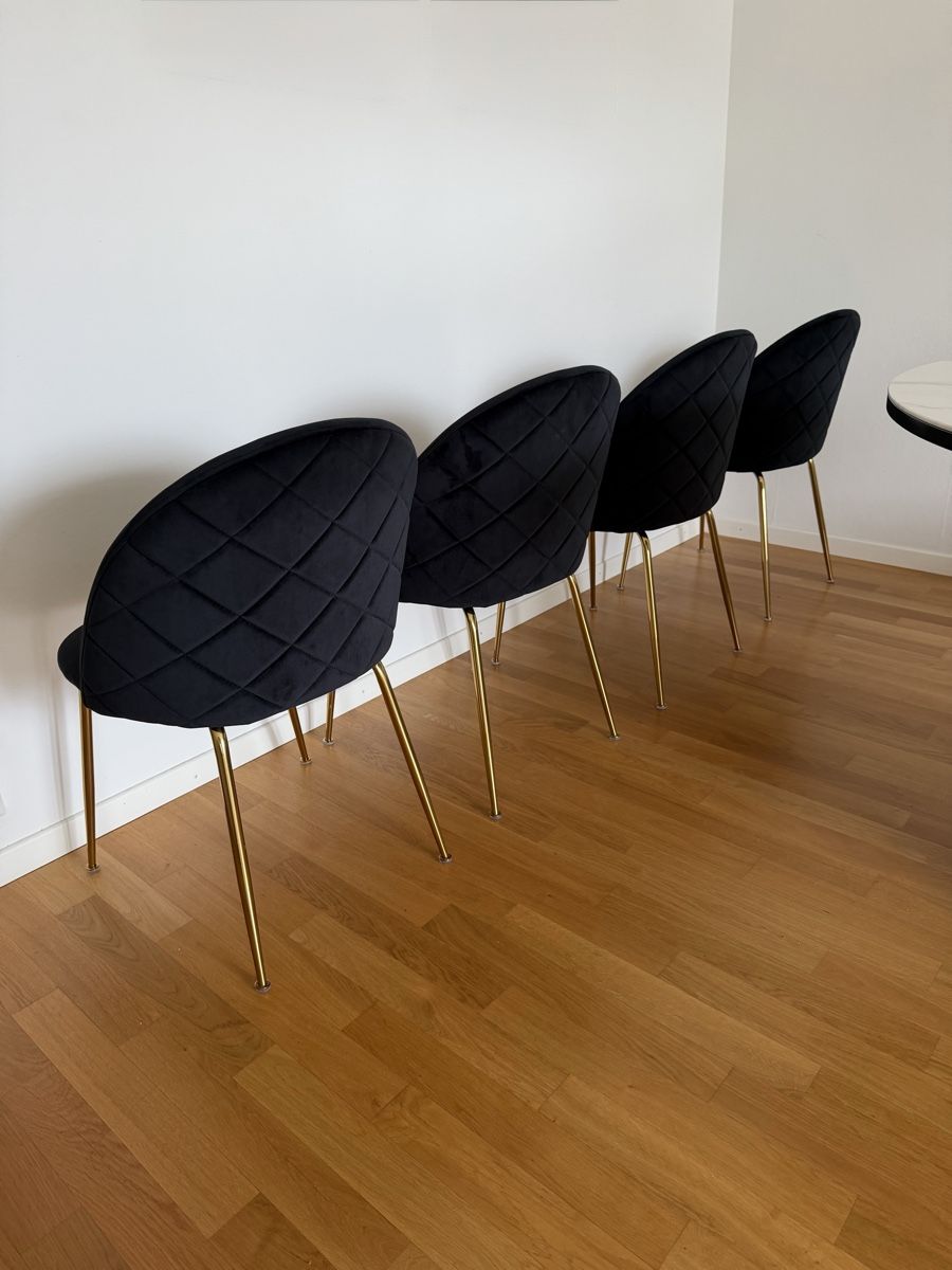 Set di tavolo e panche: Esstisch inklusive 4 passenden Stühlen – Usato da Zürich venduto da sop_c6yq 4