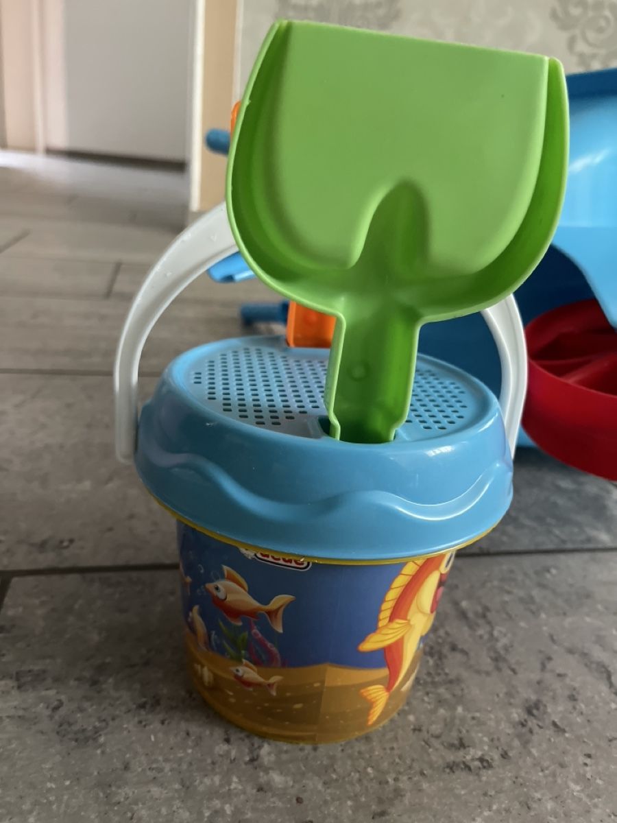 Sabbiera per bambini: Sandspielzeug Kinder Schubkarre Eimer Sieb Schaufel Rechen – Nuovo (secondo la descrizione) da Selzach venduto da Giusi400 2