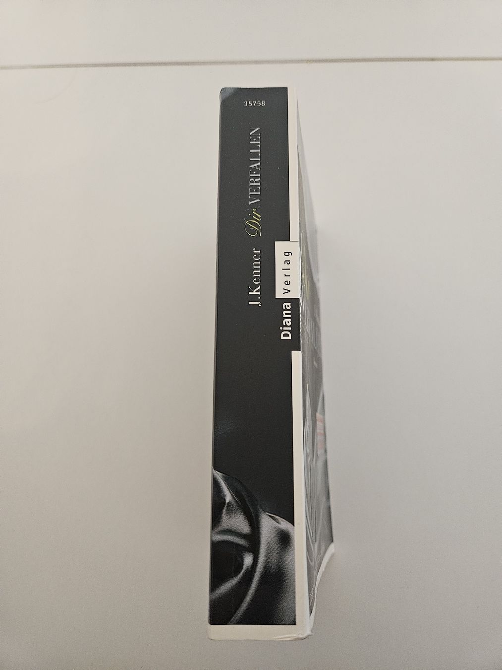 Bücher: Buch J. Kenner Dir Verfallen Roman – Gebraucht aus Wallenried von chr_t5c2 2