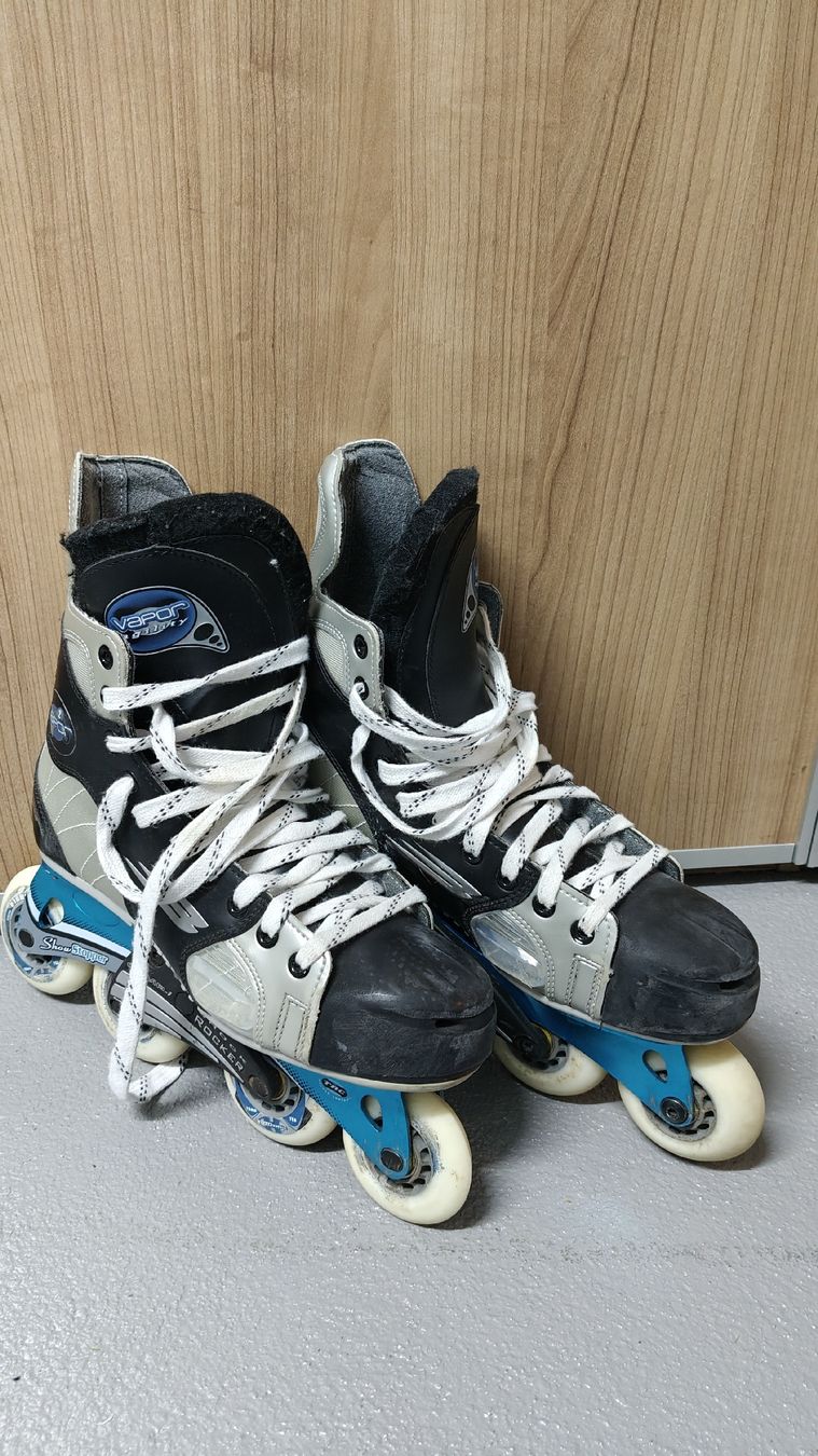 Bauer Pattini in linea & Pattini a rotelle: Bauer Vapor Agility 2 Rollerhockey-Schuhe – Usato da Rubigen venduto da ced_s5gj 1