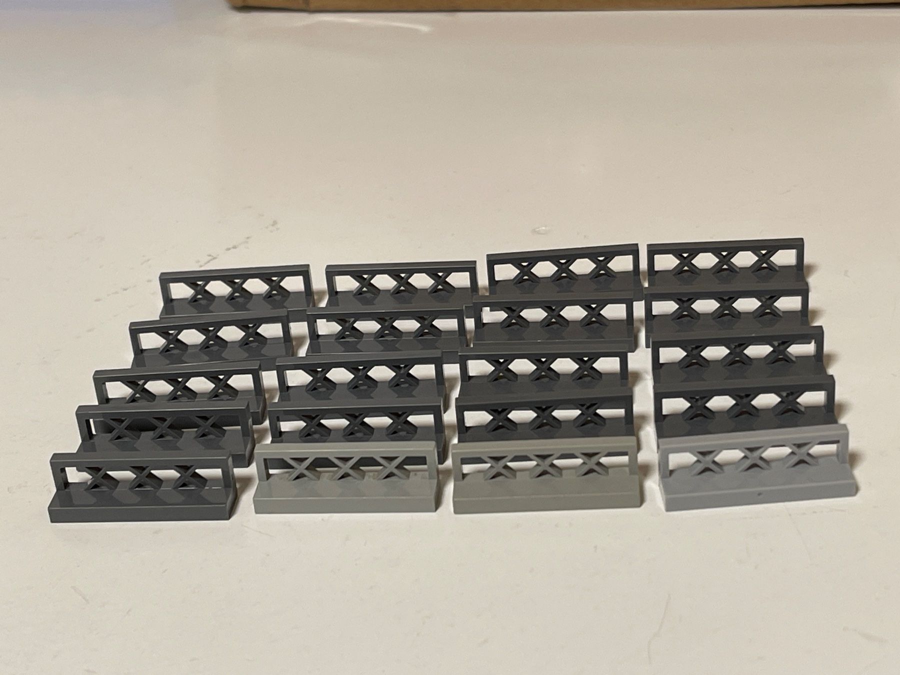 Lego Giocattoli: LEGO - 20 Graue Zaunsteine – Usato da Gelterkinden venduto da cobra0110