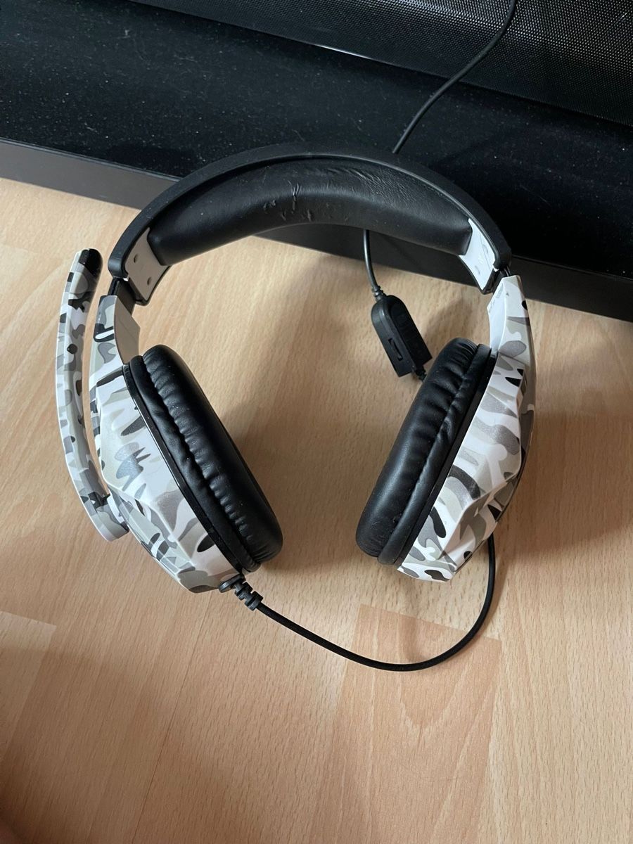 Sony Console: Ps.4 mit zubehör – Usato da Trun venduto da zel_sqk8 1