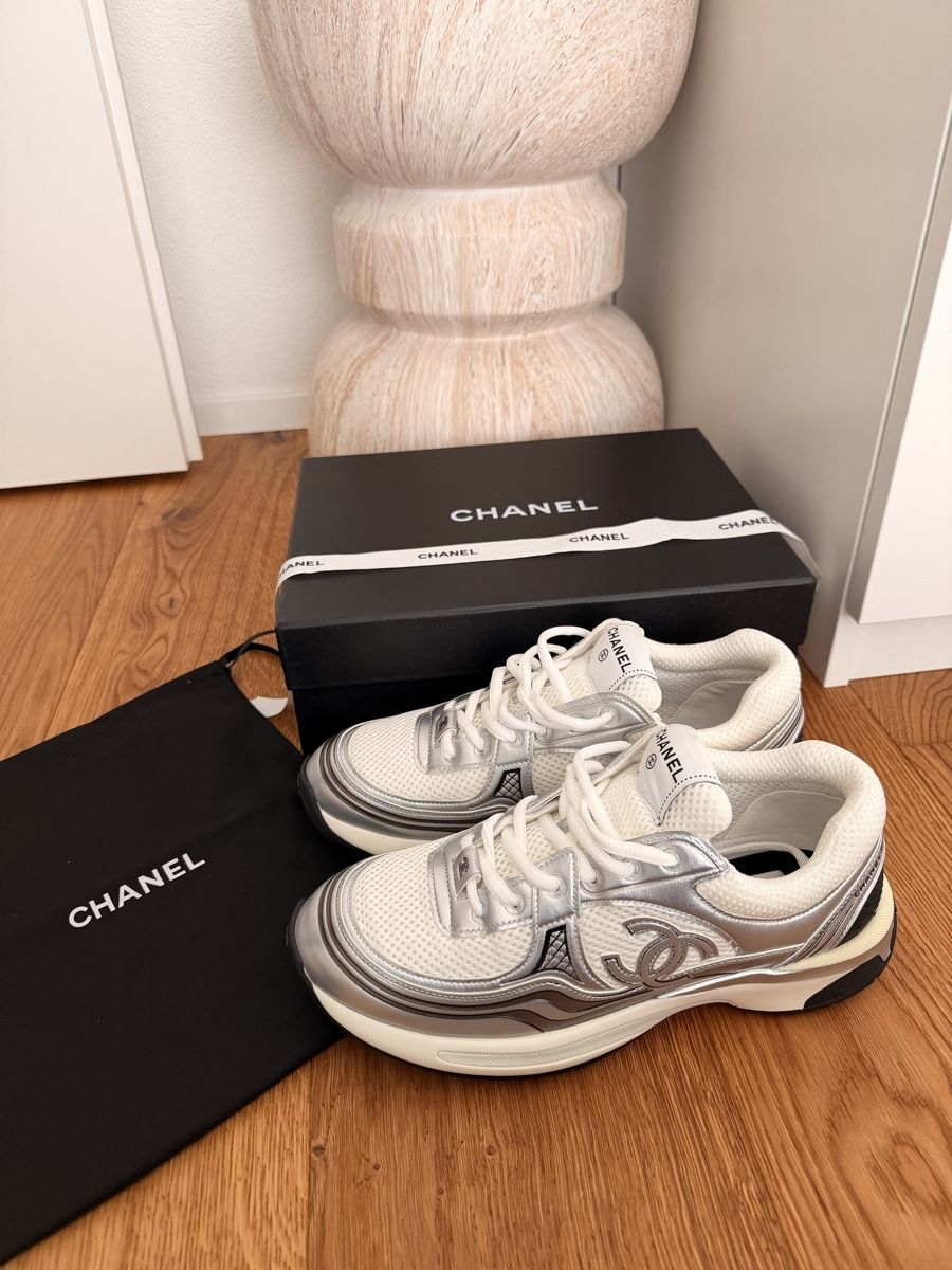 Chanel Chaussures hommes: Chanel Sneaker 42 – Neuf avec emballage d'origine à Feldbrunnen par mas_g2qr
