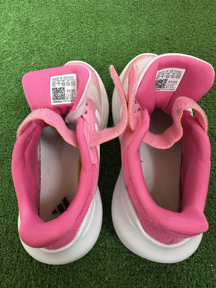 Chaussures filles: Adidas Mädchen Schuhe – D'occasion à Belp par gun_5bnr 4