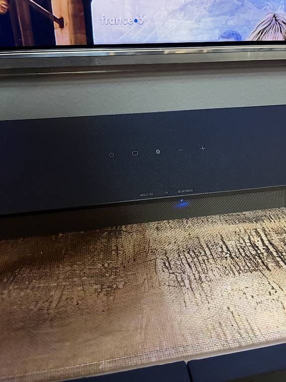 Fixations: Barre de son Sony et fixation murale  – D'occasion à Saillon par mik_vc75 1