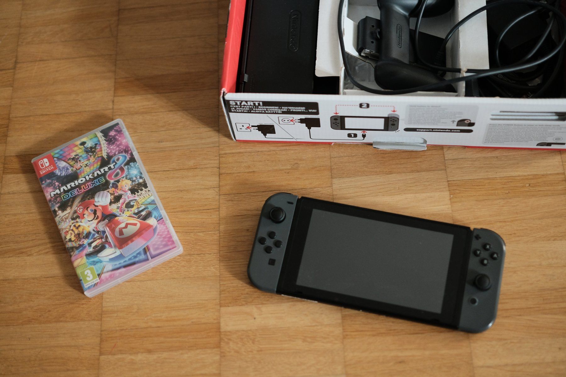 Nintendo Konsolen: Nintendo Switch + Mario Kart Deluxe 8 – Gebraucht aus Zürich von marioangst2014 2