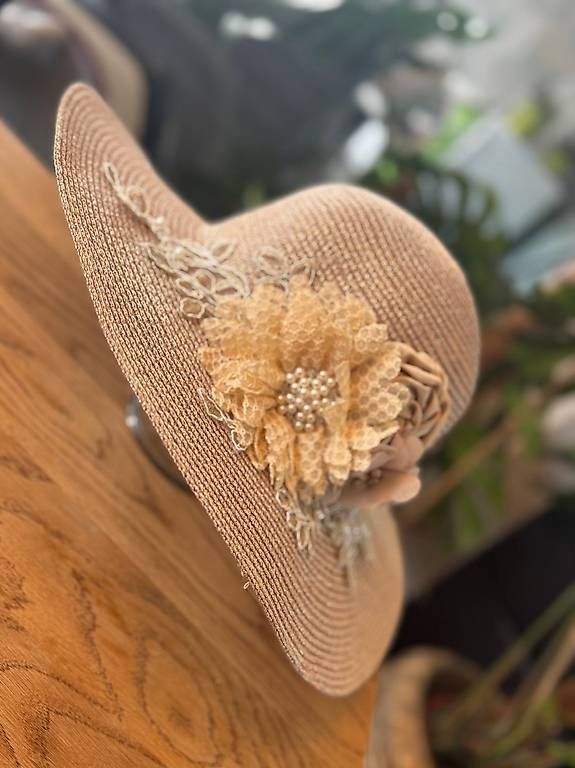 Chapeaux, bonnets & casquettes: Sonnenhut – Neuf (Voir description) à Luzern par Brokiland 1