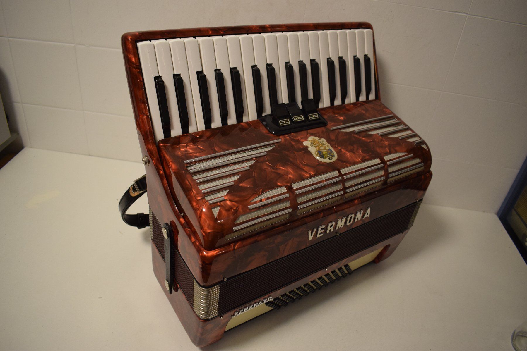 Strumenti musicali: Akkordeon chromatisch Vermona Seperato – Usato da Zürich venduto da Brockito 1