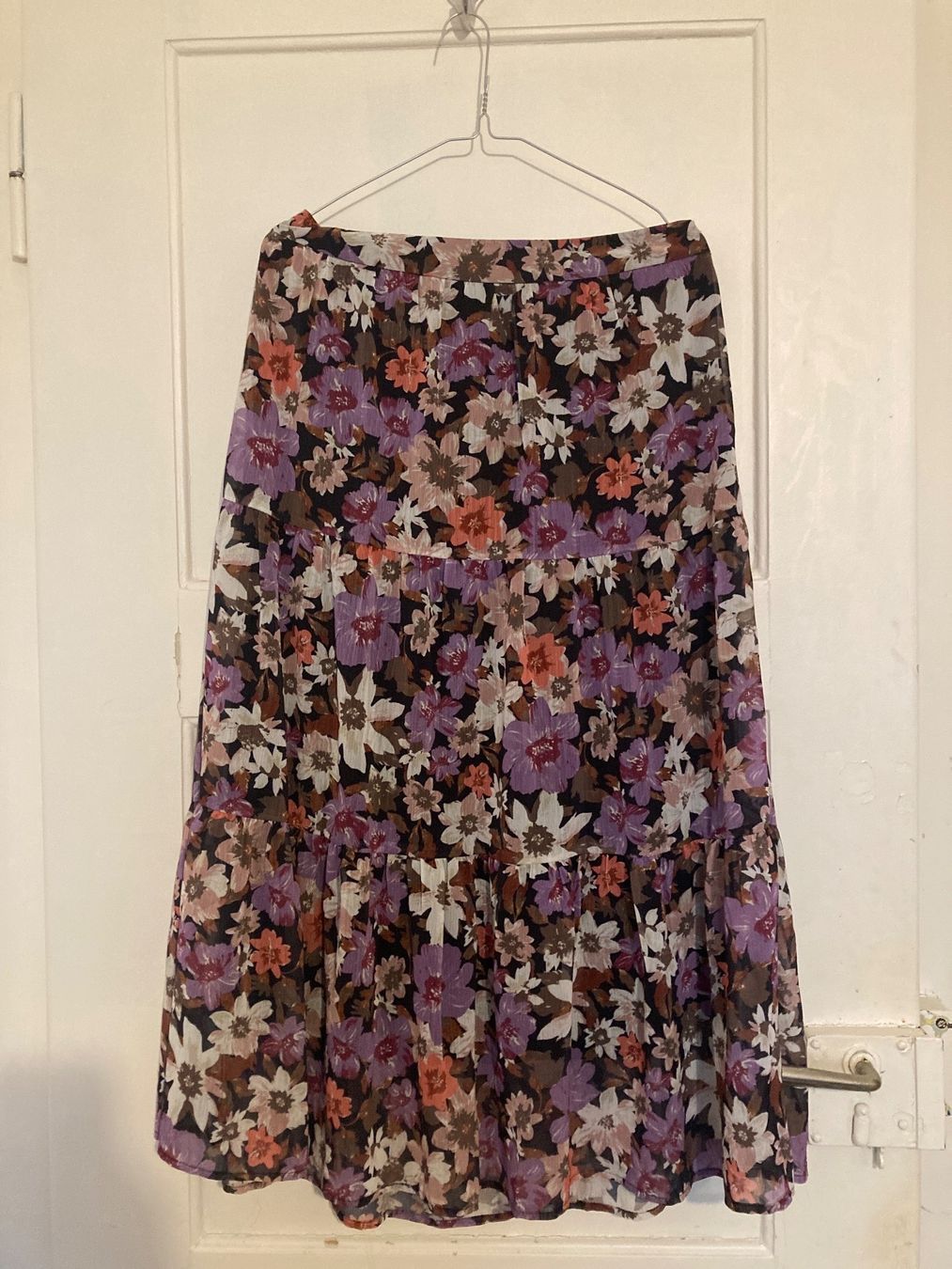 Jupes: Rock mit Blumenmuster – D'occasion à Bern par mymo01 2