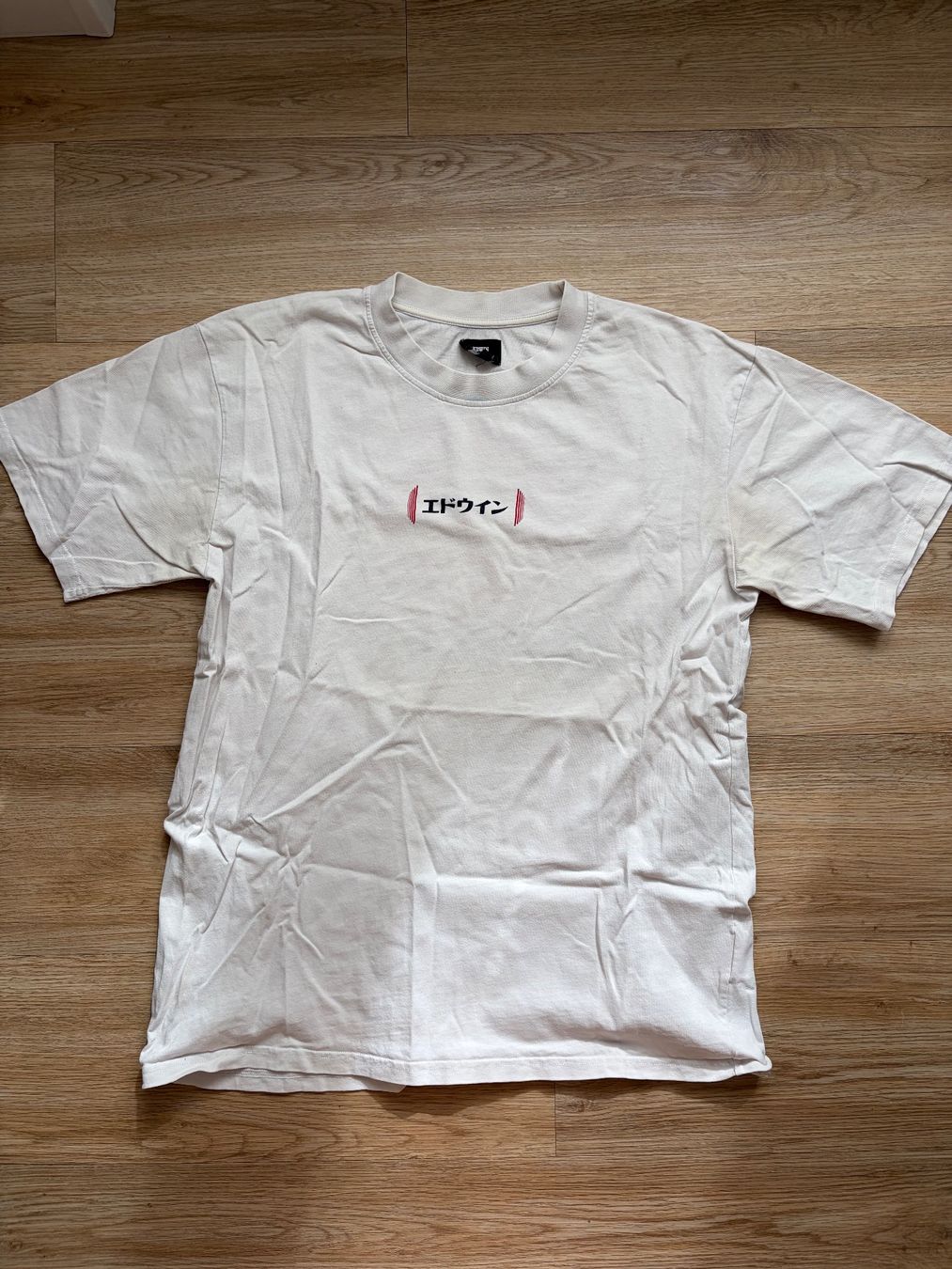 Edwin T-shirts: T-shirt Edwin blanc, taille M – D'occasion à Delémont par Nico2800 1