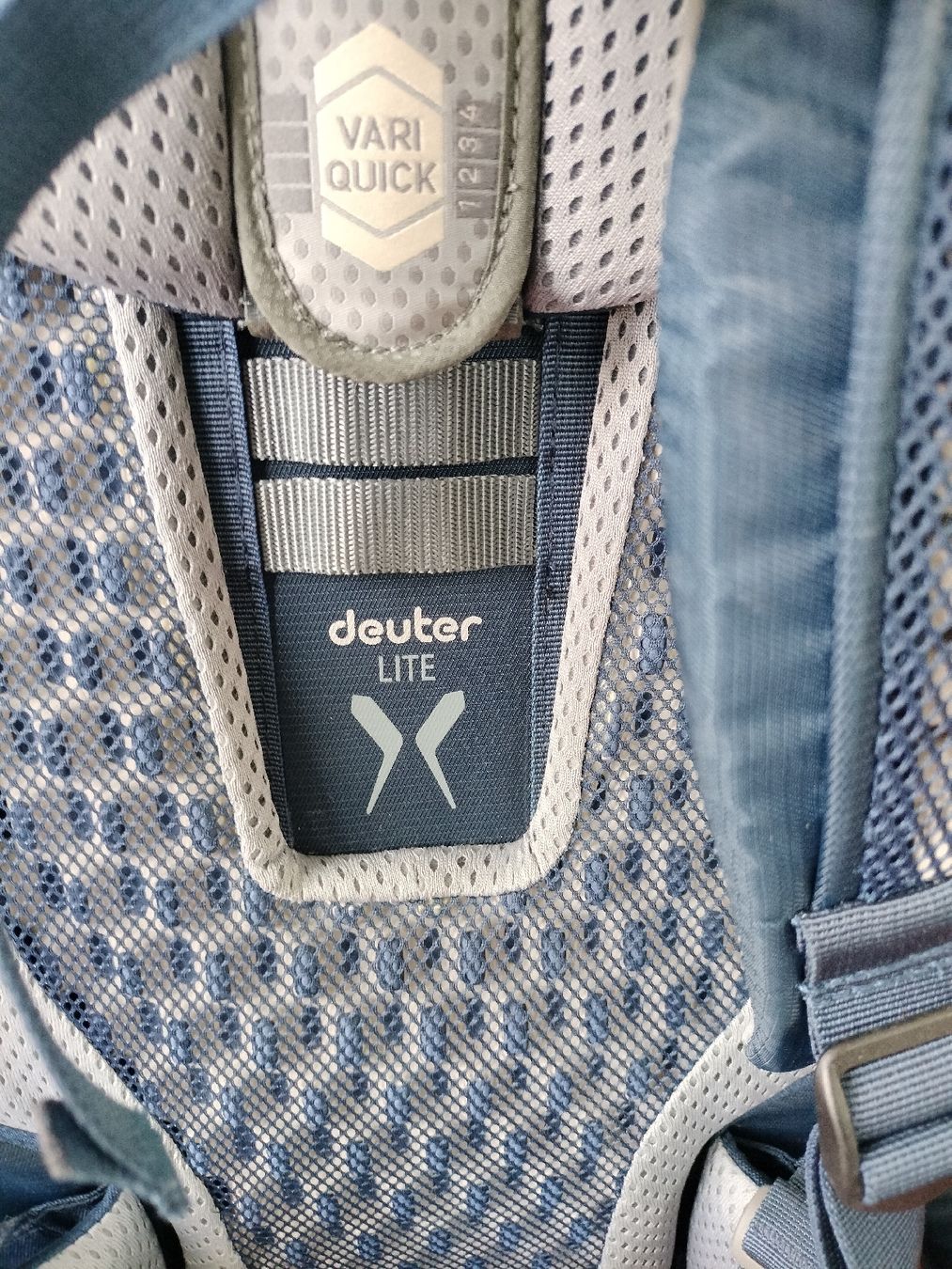 Deuter Bauch- & Rückentragen: Deuter Kraxe kid comfort active mit Sonnendach  – Gebraucht aus Meinier von  3