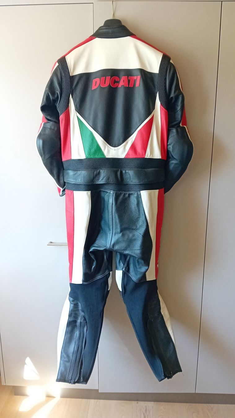Dainese Anzüge: Lederkombi DUCATI Zweiteiler – Gebraucht aus Haslen AI von 1flintstone1 1