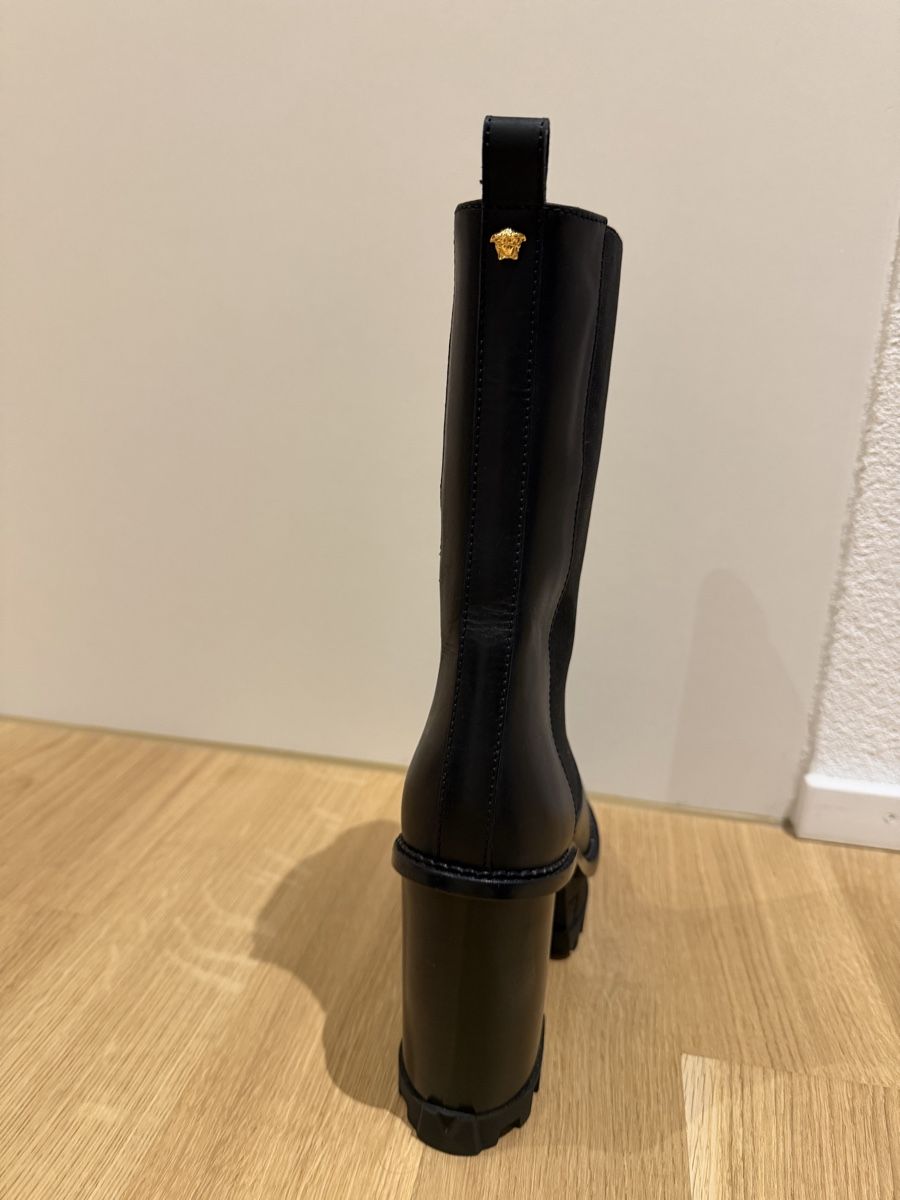 Versace Damenschuhe: Stiefel Versace Gr. 39 – Neu (gemäss Beschreibung) aus Gümligen von eli13 1