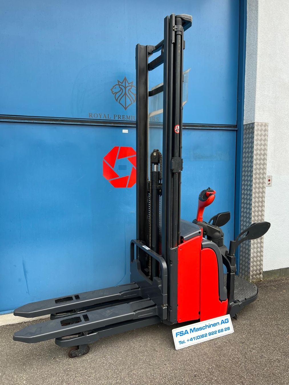 Linde Carrelli elevatori e a forche: LINDE Elektro-Deichselstapler 1.4 ton, 4.3 m – Usato da Aarwangen venduto da fsa-maschinen