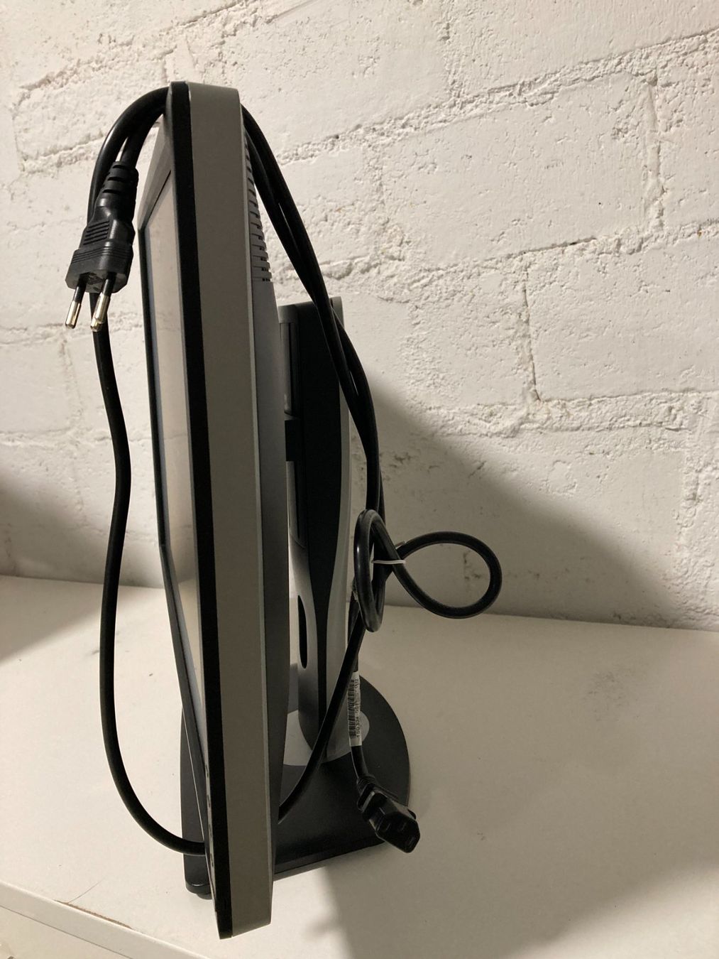 Dell Monitor: Bildschirm - Dell UltraSharp U2412Mb – Usato da Hinterkappelen venduto da deev 1