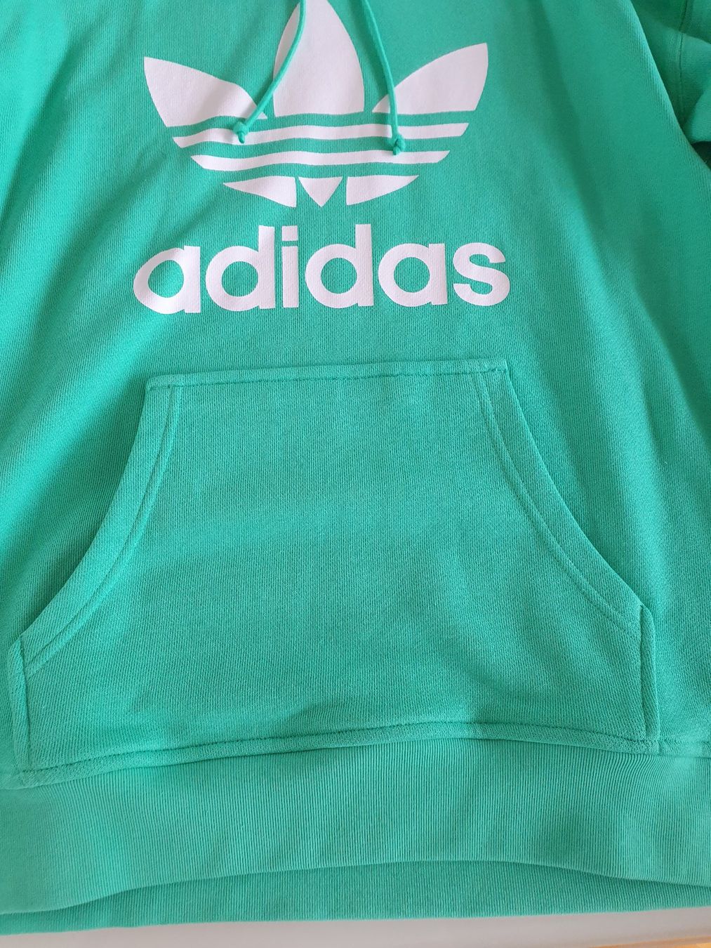Adidas Maglioni & Felpe: Sweat à capuche Adidas vert avec logo blanc – Nuovo e nell'imballaggio originale da Grand-Lancy venduto da kri_qk5y 2