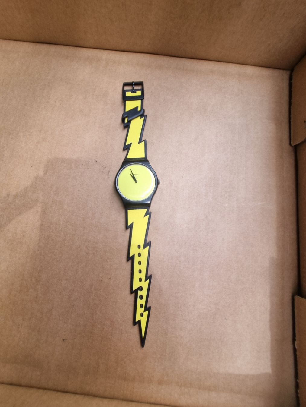 Swatch Orologi: Swatch Geremy Scott – Usato da Schaffhausen venduto da Leveron13 3