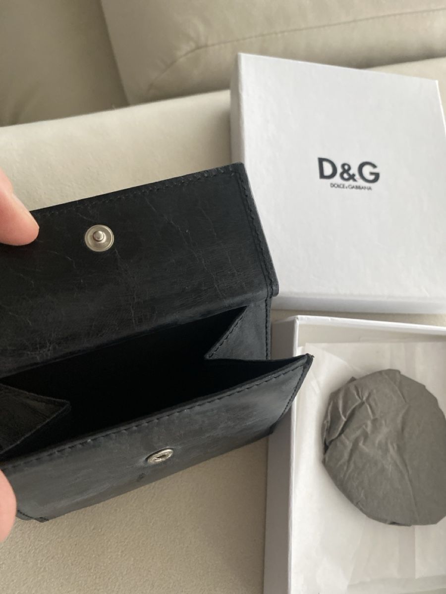 Dolce & Gabbana Brieftaschen: Portefeuille D&G en cuir noir – Neu und originalverpackt aus Grenchen von O.r.i.g. 1