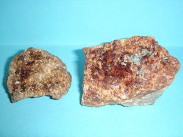 Vesuvian-Grüppli + Granat-Grüppli klein aber fein Täschalp