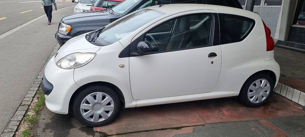 Automobili: PEUGEOT  107     MFK  5.  2026 – Usato da St. Gallen venduto da kratzki01 4