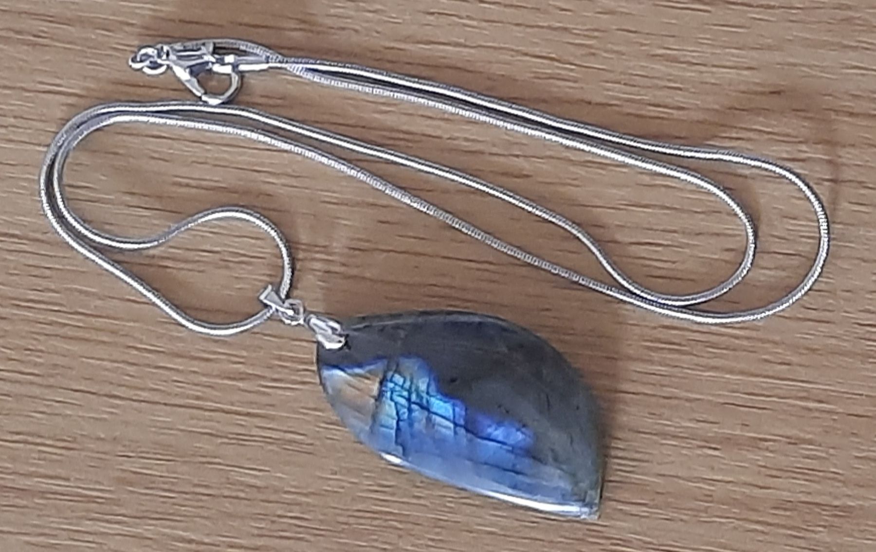 Ketten: Collier avec pendentif en pierre de labradorite – Neu (gemäss Beschreibung) aus St-Imier von supernova21 2