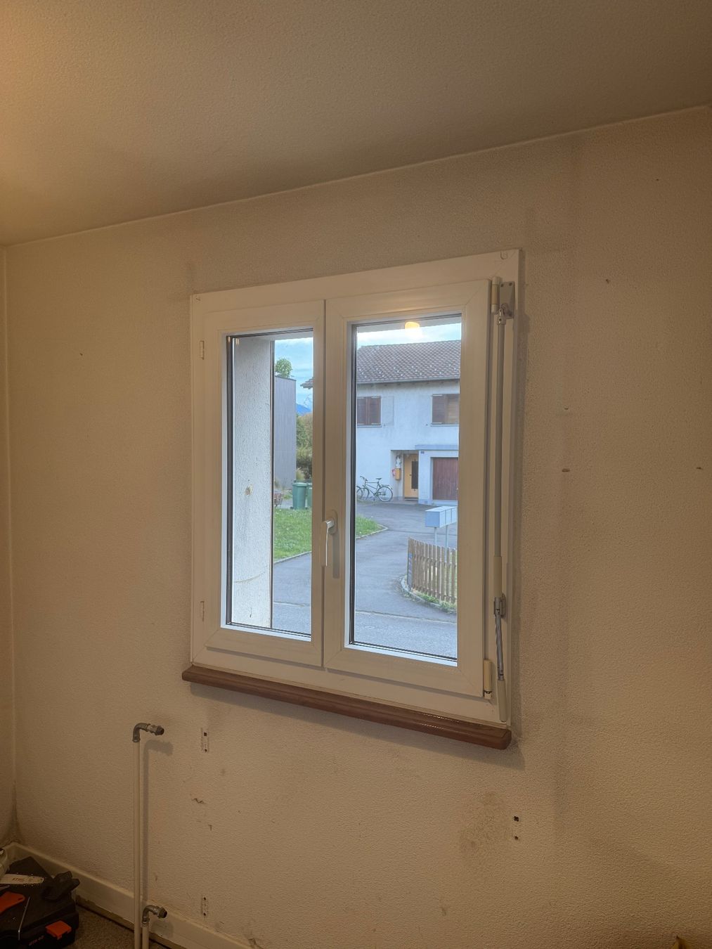 Fenêtres: Fenster – D'occasion à Gwatt ((Thun) par Fipu2666 1