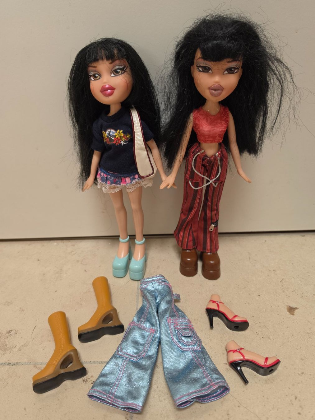 MGA Bambole: Poupées Bratz Jade Wintertime et Strut it – Usato da Bulle venduto da Chimchiree