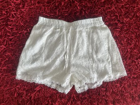 Spitzen Shorts weiss neuwertig Gr. M