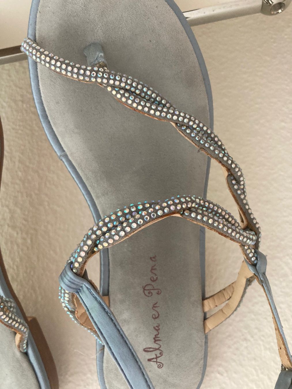 Damenschuhe: Flip Flop hellblau aus Leder mit Blink-Blink – Gebraucht aus Horgen von Willdichhaben 1