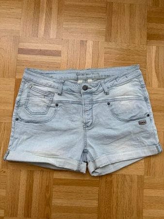 Kurze (Jeans)Hose, Marke Gang, Gr. 29