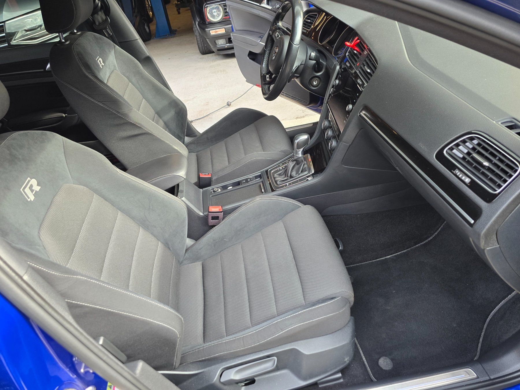 VW Autos: Golf 7 R Facelift – Gebraucht aus Lauerz von Golfgtig60 7