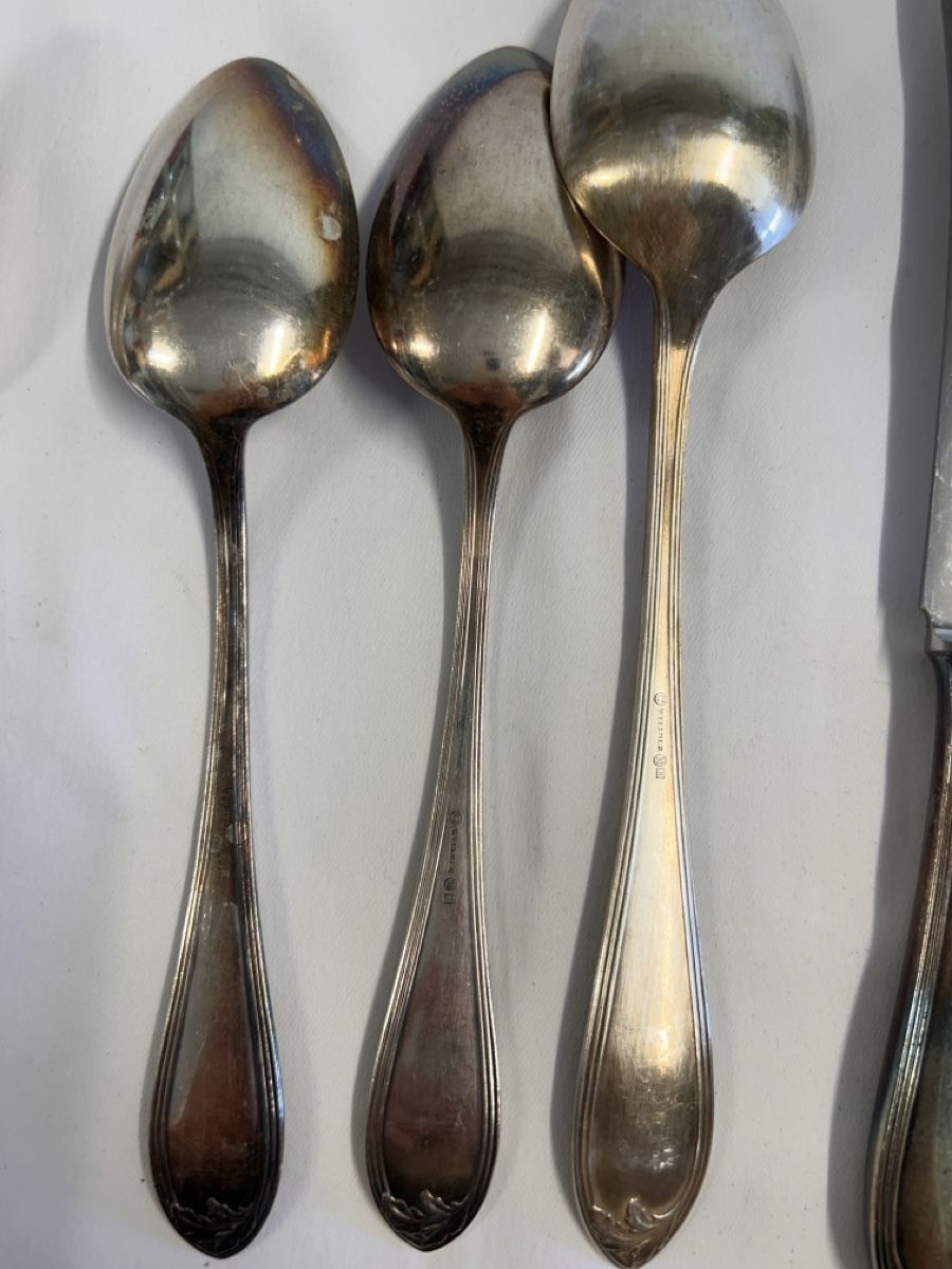 Set di piatti: Besteck Set 11 Teile, Silber – Usato da Kehrsiten venduto da fot_55m5 2