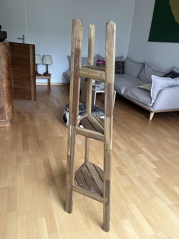 Scaffali: Eckregal/Blumenständer in gutem Zustand – Usato da Küsnacht ZH venduto da pat_76wq 1
