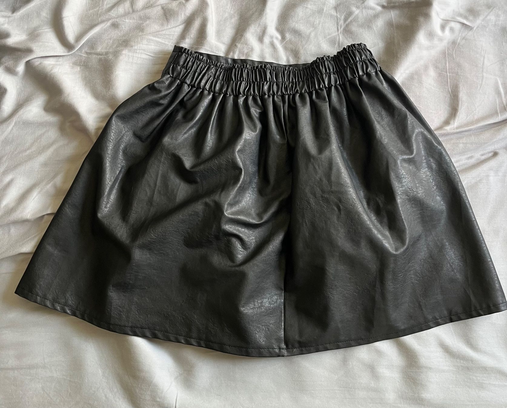 Gonne: Eco-Leather Skirt with Studs – Usato da Zürich venduto da Marghensy 2